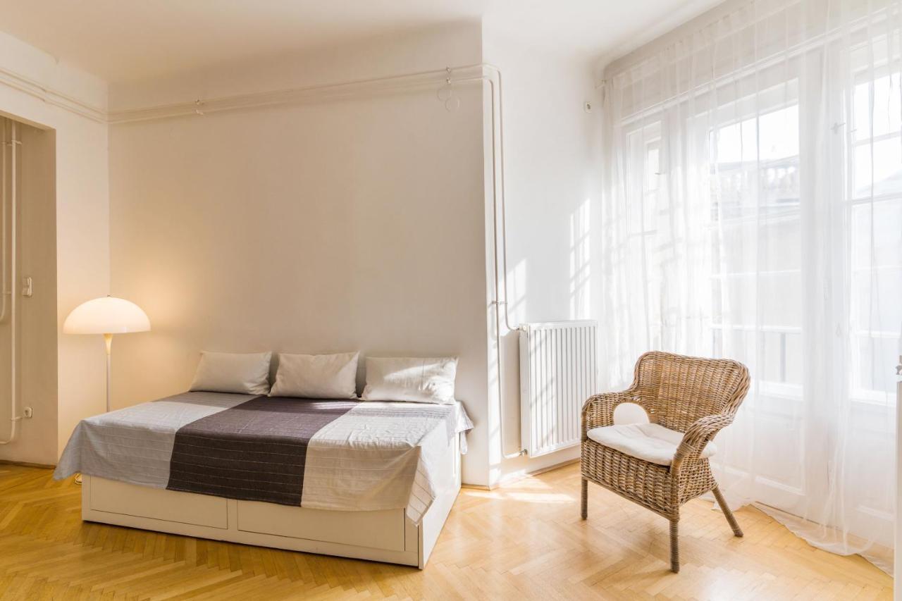 Klauzal Apartment W/3 Bedrooms, French Balcony Budapest Eksteriør bilde