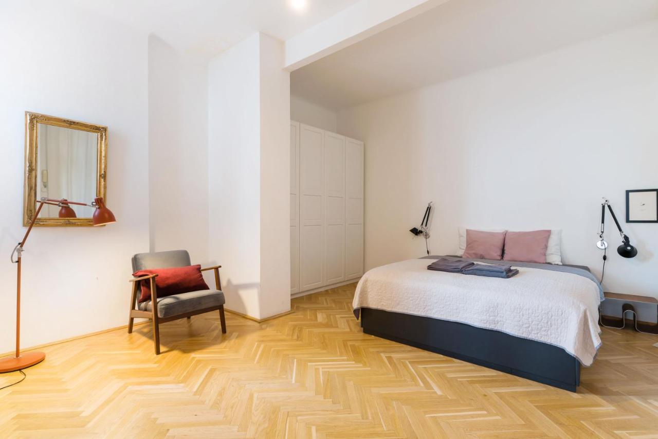 Klauzal Apartment W/3 Bedrooms, French Balcony Budapest Eksteriør bilde