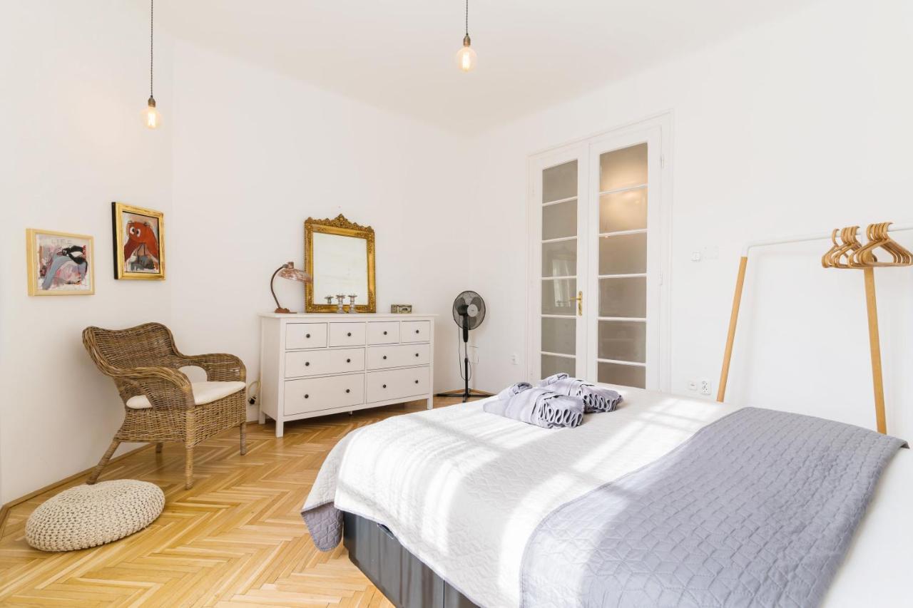 Klauzal Apartment W/3 Bedrooms, French Balcony Budapest Eksteriør bilde