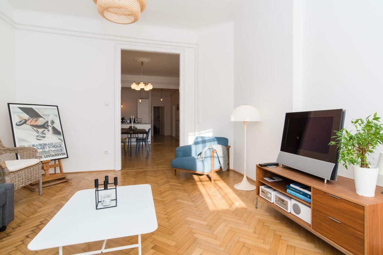 Klauzal Apartment W/3 Bedrooms, French Balcony Budapest Eksteriør bilde